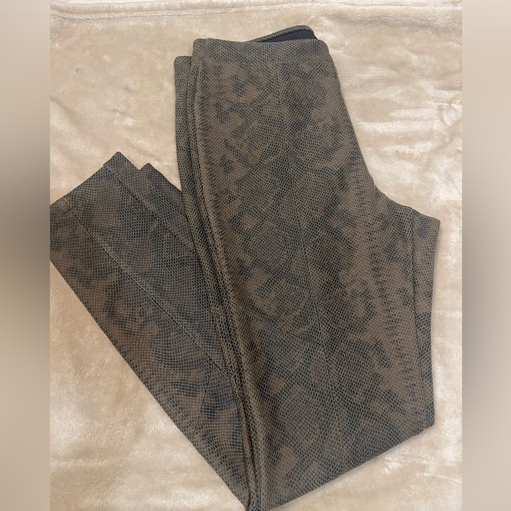 Philosophy Brown and Black Patterned Leggings
Faux leather size M